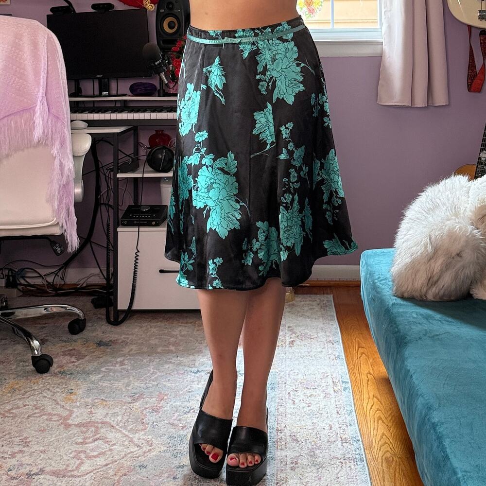 Vintage 90s / Y2K romantic floral print satin midi skirt